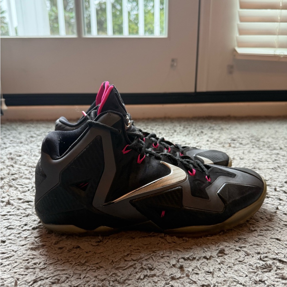 Lebron Black and Pink High-Top Basketball Sneakers. Size 11.5